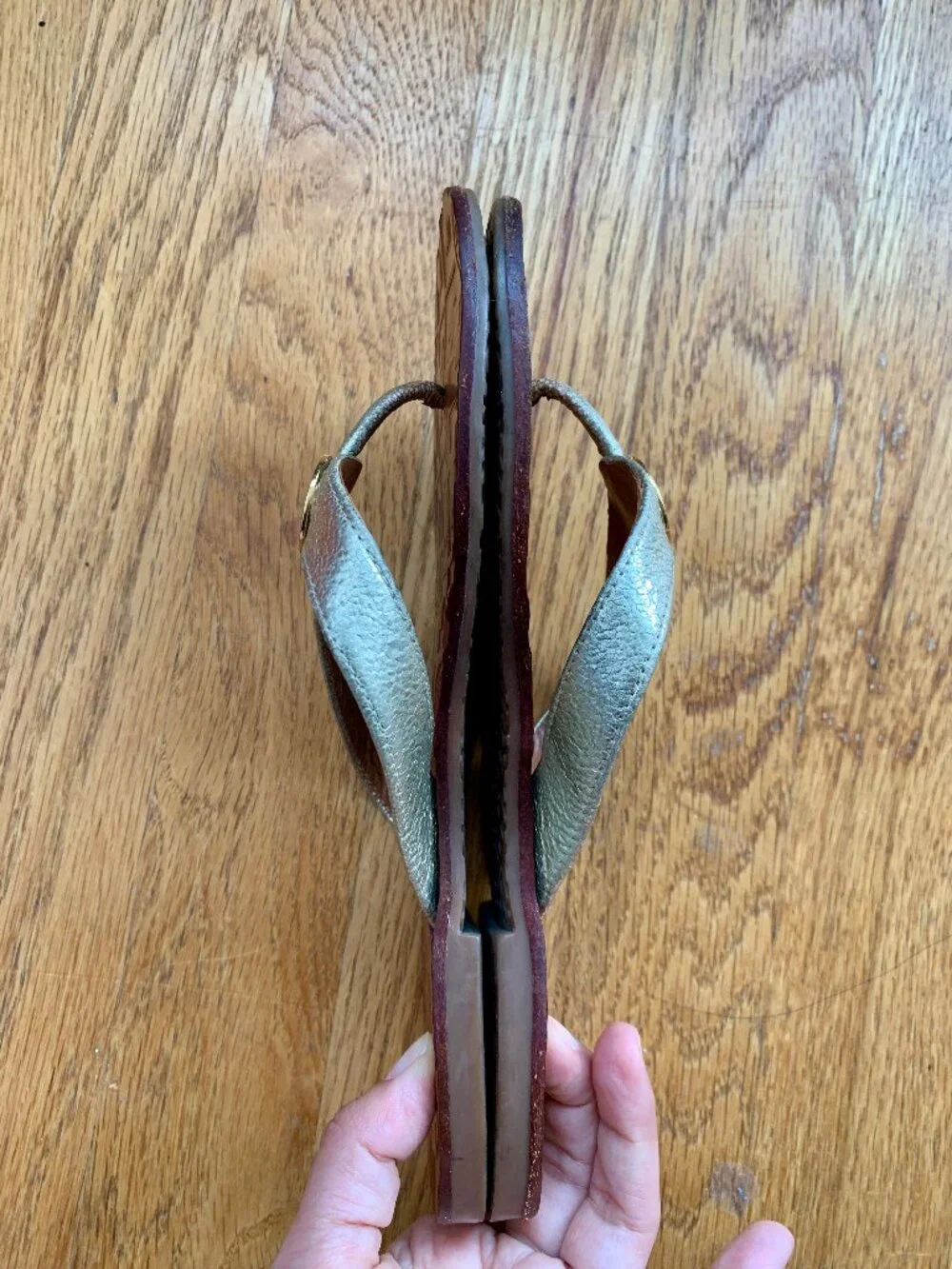 EUC Tory Burch Thora Metallic Gold Leather Sandals/ Flip flops with original box